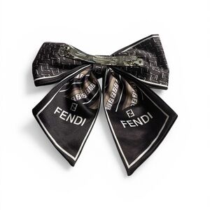 Hair Clip with Iconic Drsign